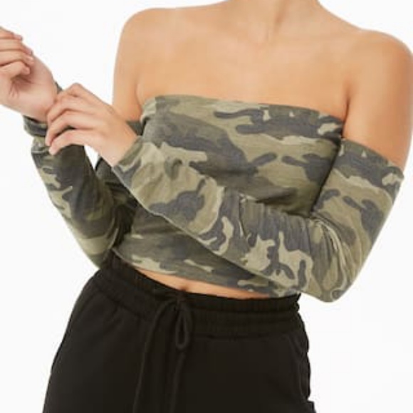 Forever 21 Tops - NWOT CAMOUFLAGE CROP TOP. NEW